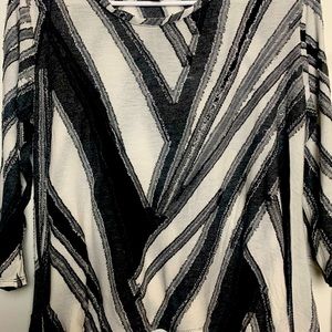 Simply Vera - Vera Wang black & white top